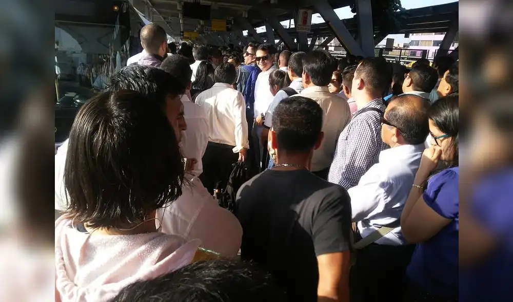 Metropolitano : Estación Naranjal colapsó tras eliminar cola de sentados [FOTOS]