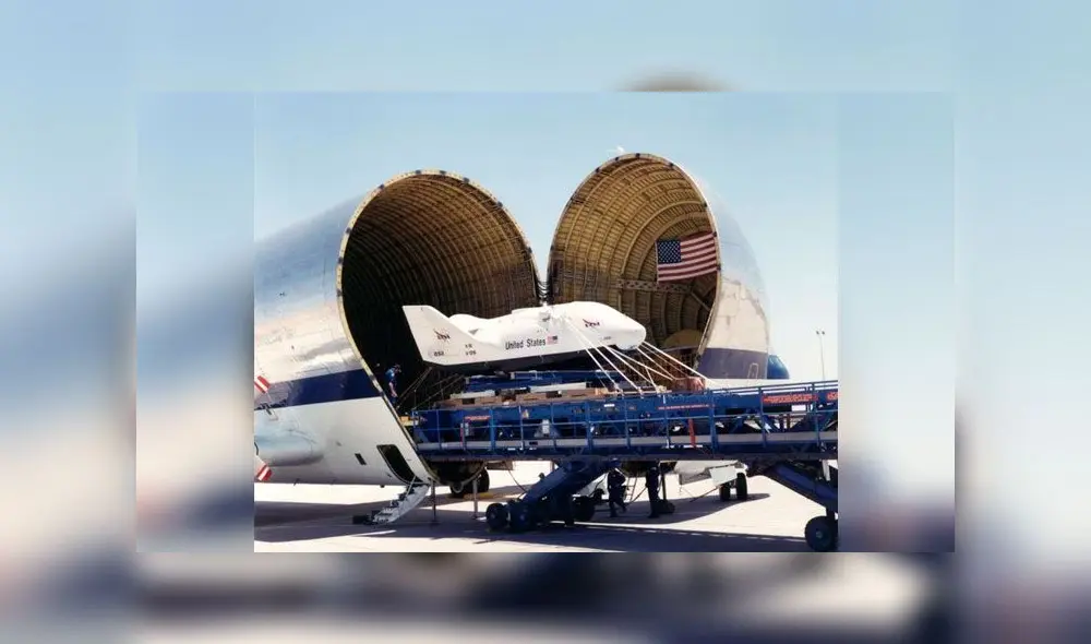Super Guppy, gigantesco transportador de la NASA. Foto: NASA