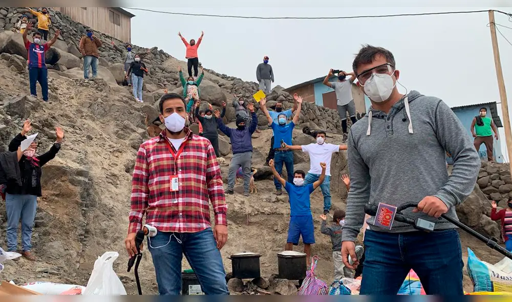 Renzo Schuller lleva olla común a los vecinos de Las lomas en San Juan de Lurigancho, pero pide más ayuda Renzo Schuller lleva olla común a los vecinos de Las lomas en San Juan de Lurigancho, pero pide más ayuda