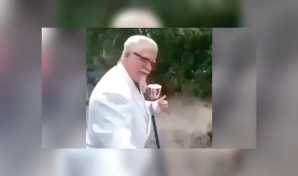 Los depredadores actuaron de una inusual manera al ver al hombre. Foto: captura