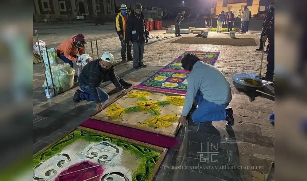 Artesanos de Huamantla y trabajadores de la Basílica de Guadalupe realizando tapetes y decoraciones para celebrar el aniversario de la Virgen de Guadalupe. Foto: INBGuadalupe / Twitter. Artesanos de Huamantla y trabajadores de la Basílica de Guadalupe realizando tapetes y decoraciones para celebrar el aniversario de la Virgen de Guadalupe. Foto: INBGuadalupe / Twitter.