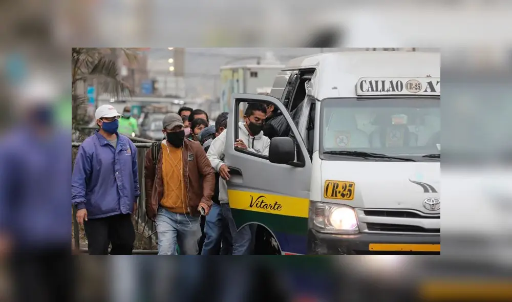 Aglomeraciones en los paraderos de Puente Nuevo. Foto: Jorge Cerdán/La República. Aglomeraciones en los paraderos de Puente Nuevo. Foto: Jorge Cerdán/La República.