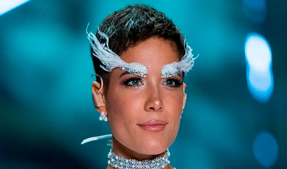 Halsey captan a la cantante curando a heridos durante protesta en Los Ángeles por la muerte de George Floyd