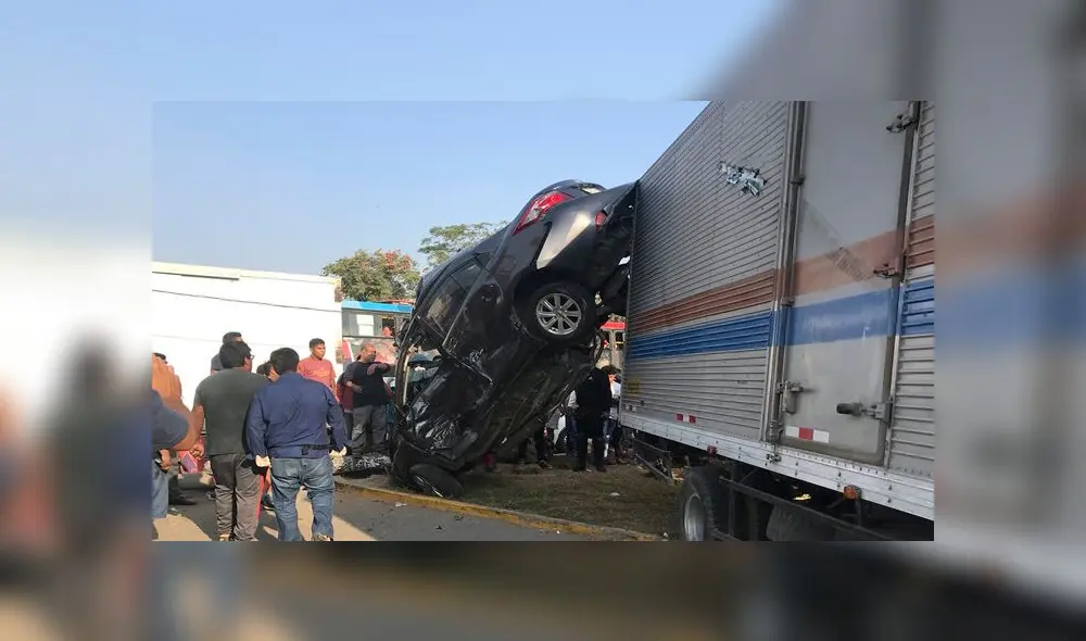 Los Olivos: hombre murió tras choque entre camión y automóvil en la avenida Universitaria [FOTOS]
