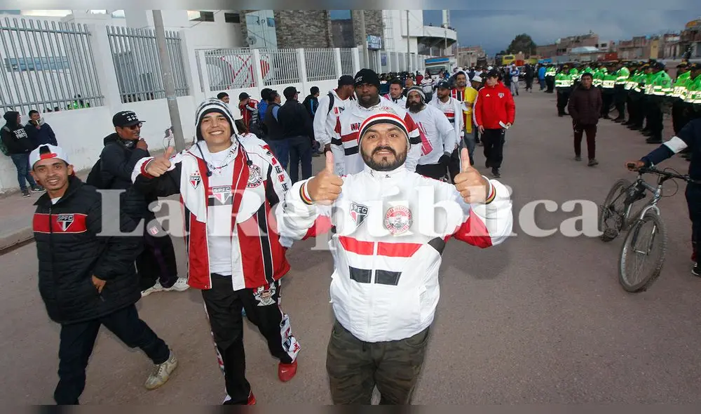 Cerca de mil hinchas del Sao Paulo arribaron a Juliaca. Cerca de mil hinchas del Sao Paulo arribaron a Juliaca.