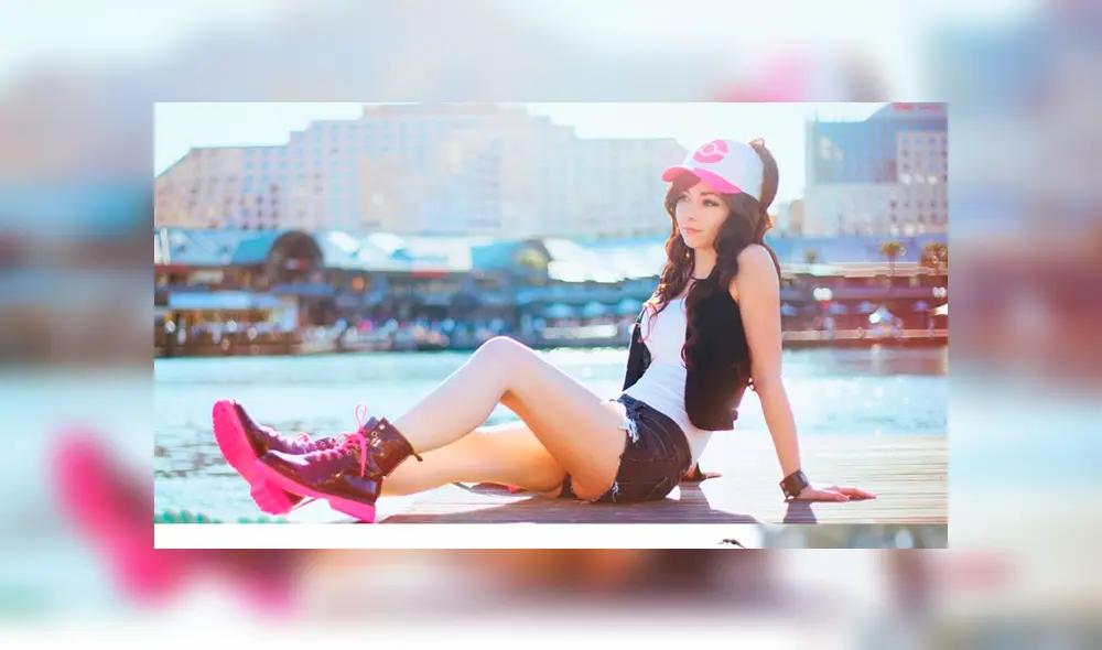 Desliza para ver más fotos de este sexy cosplay de Liza que ha enamorado a miles de fans de Pokémon. Desliza para ver más fotos de este sexy cosplay de Liza que ha enamorado a miles de fans de Pokémon.