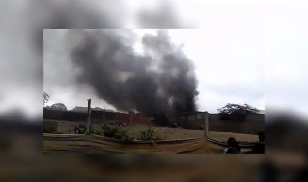 Puente Piedra: bomberos tratan de controlar incendio registrado en Zapallal [VIDEO] 