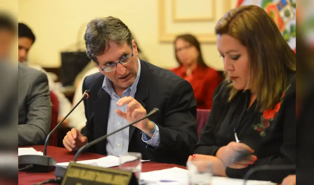 Gobernadores saludan renuncia dePablo de la Flor