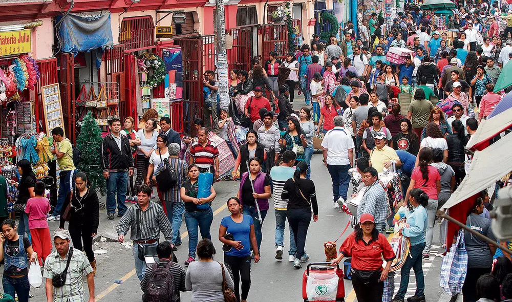 Alerta. Sector invocó a la población al autocuidado para evitar más contagios durante las fiestas. CMP cree que el regreso de las mascarillas debe ser firme. Foto: difusión Alerta. Sector invocó a la población al autocuidado para evitar más contagios durante las fiestas. CMP cree que el regreso de las mascarillas debe ser firme. Foto: difusión
