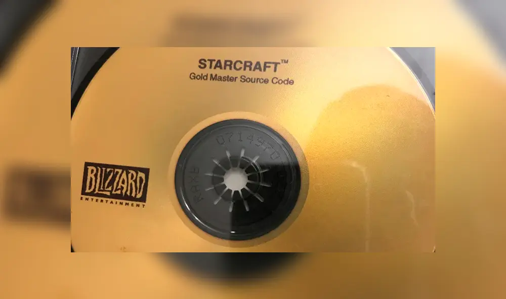 En 2017, un usuario de Reddit encontró un disco dorado con el código fuente final de Starcraft y lo devolvió a Blizzard.