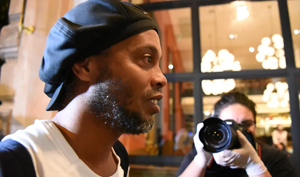 Ronaldinho cumple arresto domiciliario en Paraguay junto a su hermano. | Foto: AFP