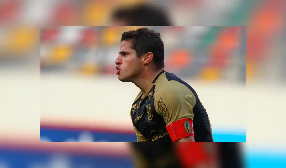 Aldo Corzo, capitán de Universitario de Deportes, fue captado mientras se transportaba en una mototaxi.