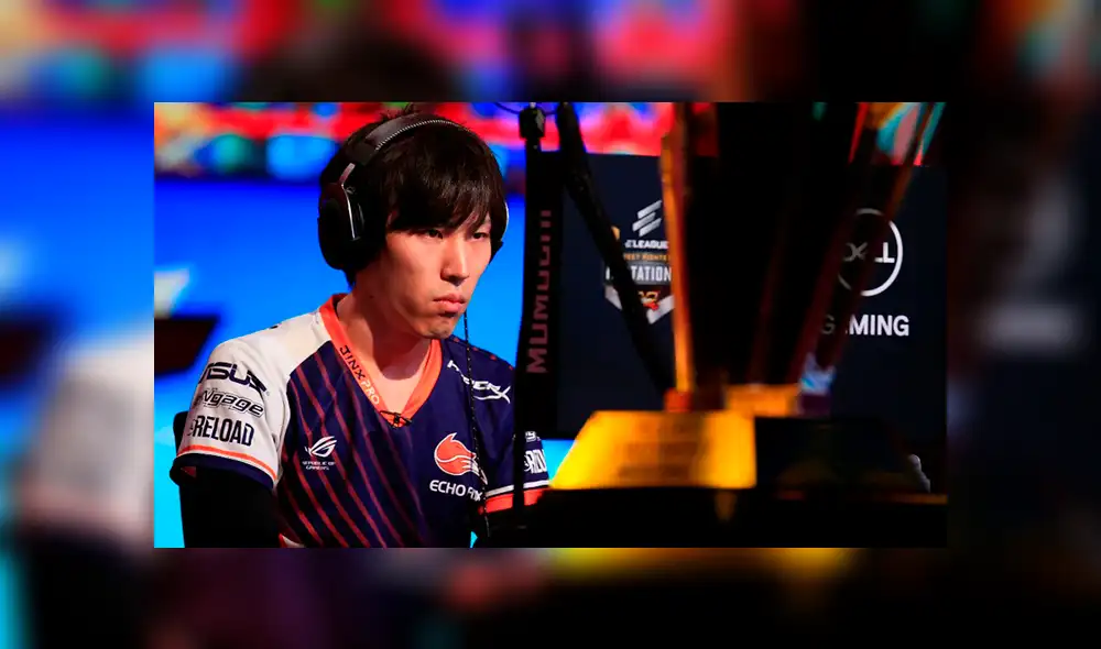 Momochi, jugador profesional de Street Fighter V, rechaza miles de dólares en premios. Momochi, jugador profesional de Street Fighter V, rechaza miles de dólares en premios.