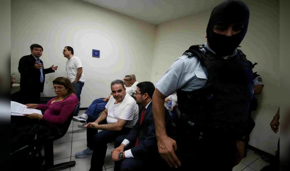 260 millones de dólares deberá pagar expresidente salvadoreño