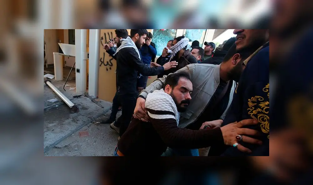 Militantes de Hezbollah atacan embajada de los Estados Unidos en Irak. Foto: AFP Militantes de Hezbollah atacan embajada de los Estados Unidos en Irak. Foto: AFP