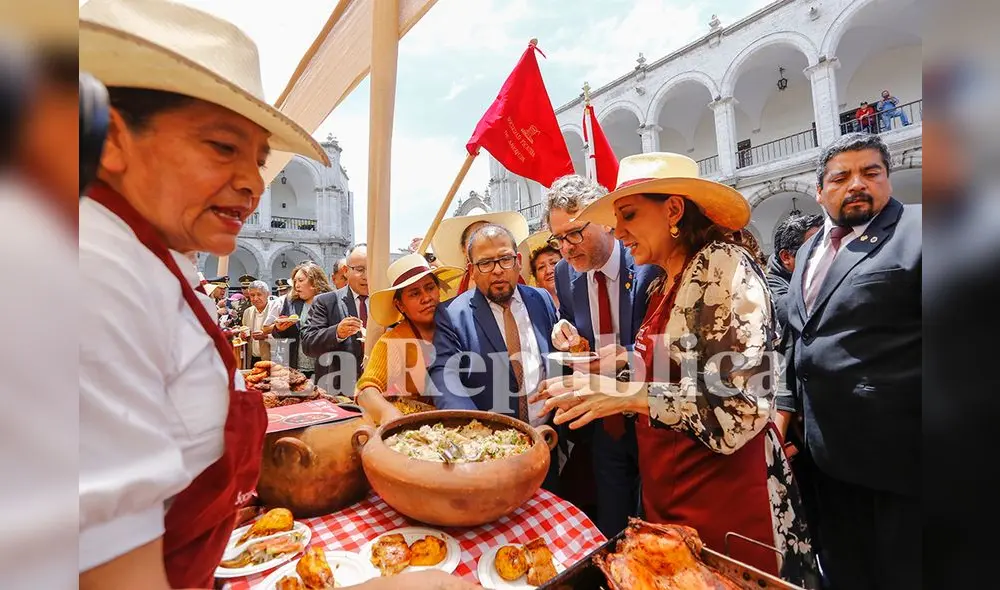 ENTREGA TITULO CIUDAD CREATIVA UNESCO ENTREGA TITULO CIUDAD CREATIVA UNESCO