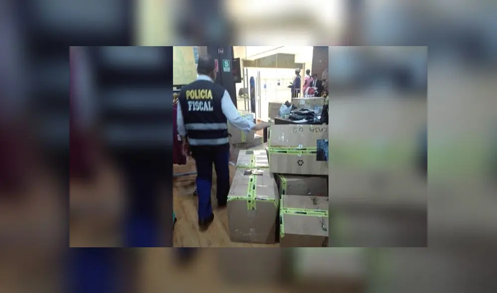 Material encontrado en 14 cajas será llevado a los almacenes de bienes incautados de Ministerio Público. (Foto: PNP) Material encontrado en 14 cajas será llevado a los almacenes de bienes incautados de Ministerio Público. (Foto: PNP)