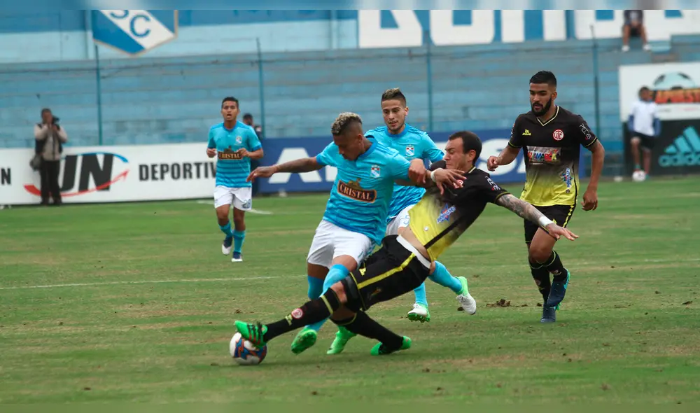 Universitario: Gustavo Dulanto tiene una revancha con el equipo crema pero primero quiere triunfar en Europa.