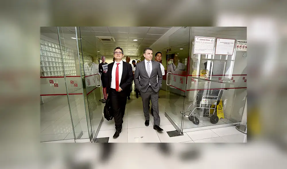 Fiscales. José Pérez y Rafael Vela, del Equipo Especial.