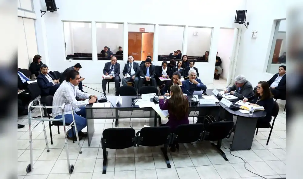 Belaunde afirma que dio 700 mil dólares a Heredia