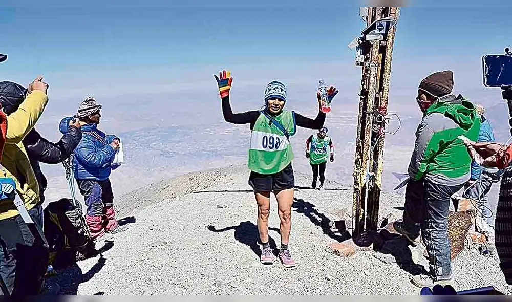 primer lugar. Llamoca hizo un tiempo de cuatro horas con 55 minutos de la plaza a la cima. del Misti. primer lugar. Llamoca hizo un tiempo de cuatro horas con 55 minutos de la plaza a la cima. del Misti.