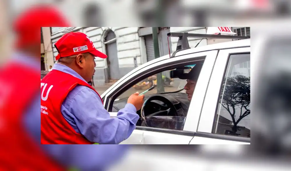 Colectiveros pincharon llantas de sus autos para impedir que ATU los traslade al depósito [FOTOS Y VIDEO]