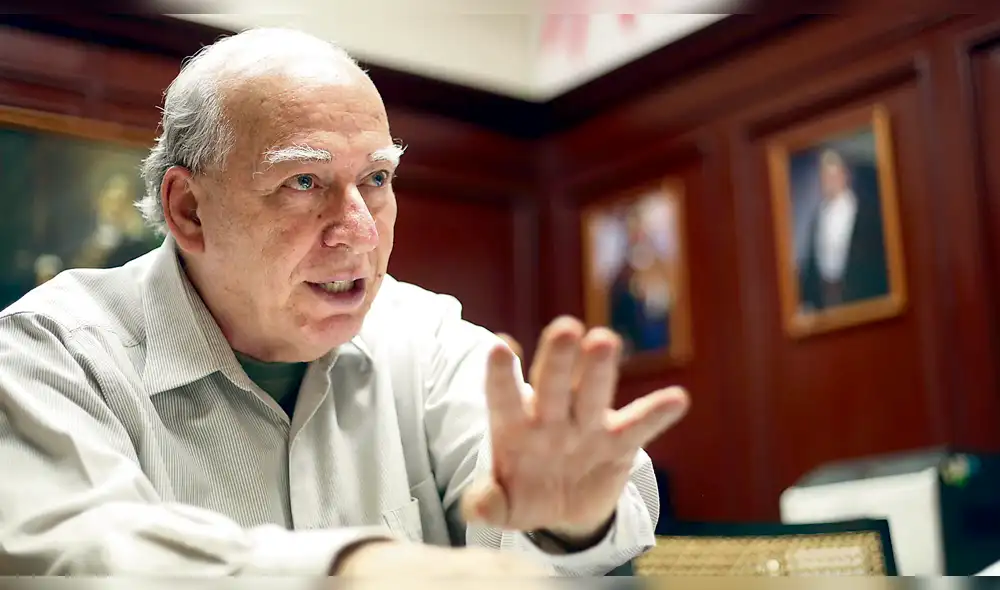 Manuel Dammert: “Kuczynski juega en pared consigo mismo”