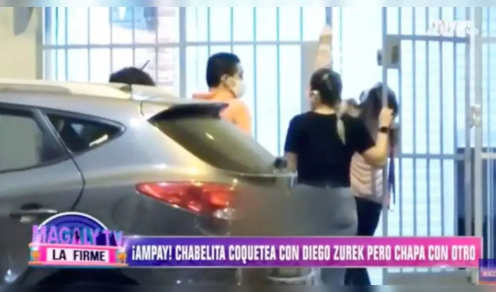 se ve a 'La Chabelita' hablando con el reportero y afirmando que solo ingresó a su peluquería para ‘departir’ con el mencionado joven.(Foto: Captura ATV) se ve a 'La Chabelita' hablando con el reportero y afirmando que solo ingresó a su peluquería para ‘departir’ con el mencionado joven.(Foto: Captura ATV)