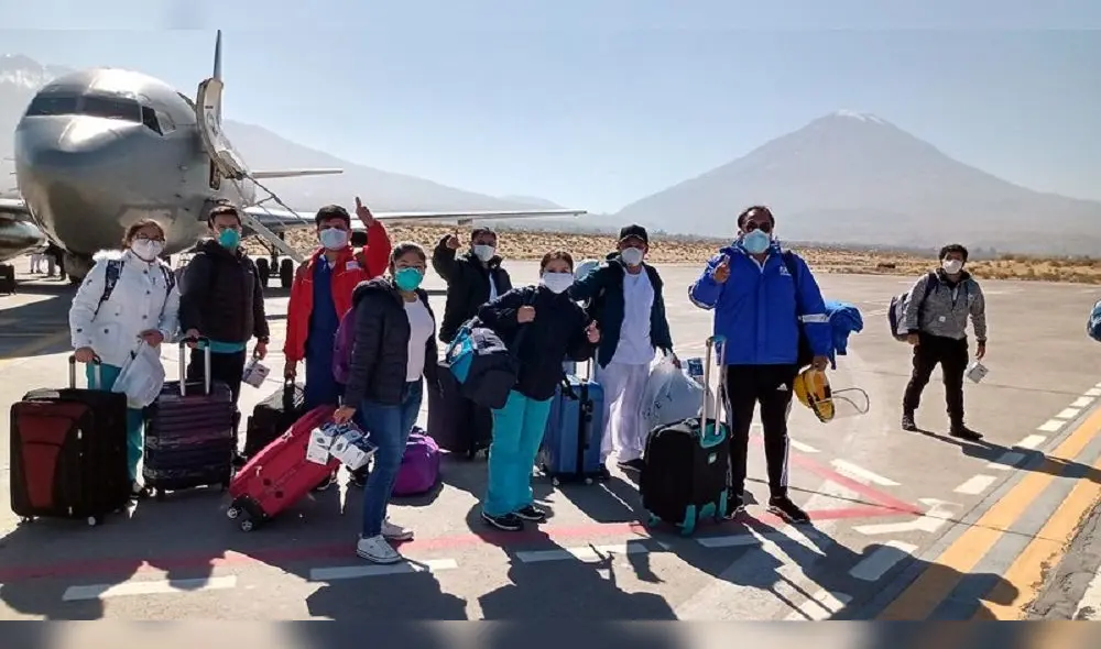 La presidenta ejecutiva de EsSalud llegó este martes Arequipa acompañada de una delegación de 80 profesionales. La presidenta ejecutiva de EsSalud llegó este martes Arequipa acompañada de una delegación de 80 profesionales.