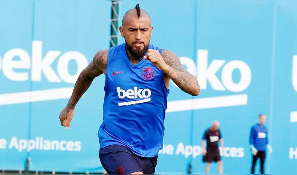 El jugador del Barcelona habría mantenido una relación amorosa con su actual pareja cuando era novio de María Teresa Matus El jugador del Barcelona habría mantenido una relación amorosa con su actual pareja cuando era novio de María Teresa Matus