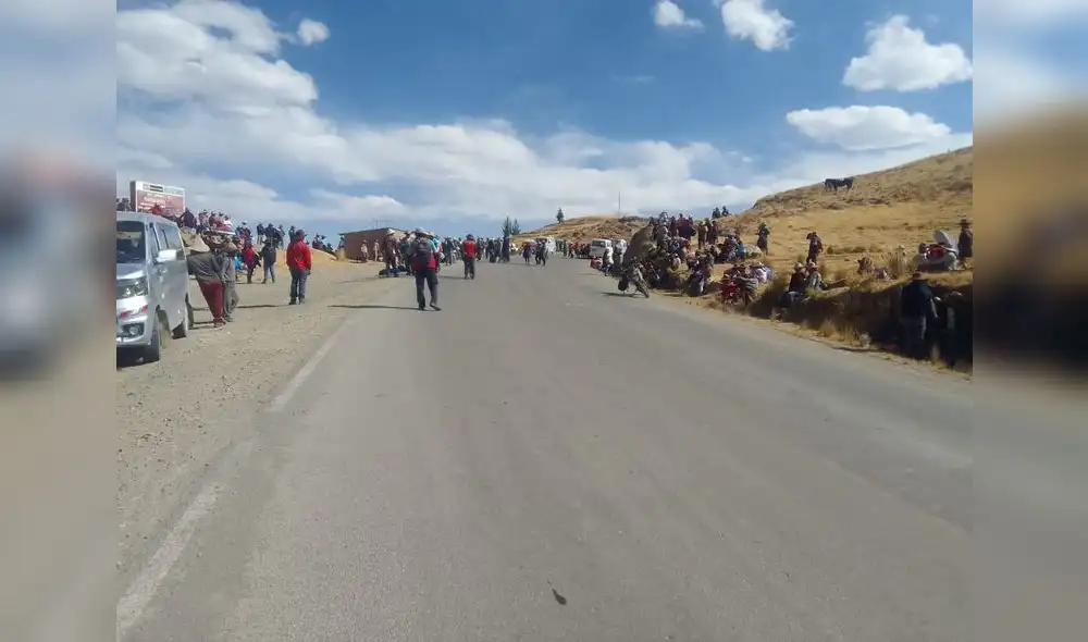 Tuntuma. Mantiene bloqueo de corredor minero hace 31 días. Tuntuma. Mantiene bloqueo de corredor minero hace 31 días.