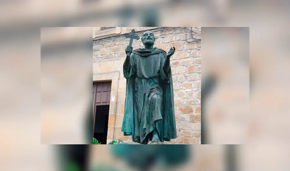 Una estatua en honor a San Valentín. Una estatua en honor a San Valentín.