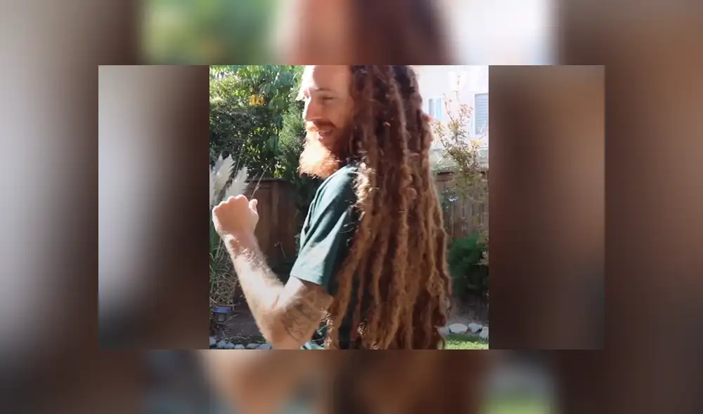 Un joven decidió lavarse uno dreads que no aseo desde que se los hizo. Foto: Facebook Un joven decidió lavarse uno dreads que no aseo desde que se los hizo. Foto: Facebook