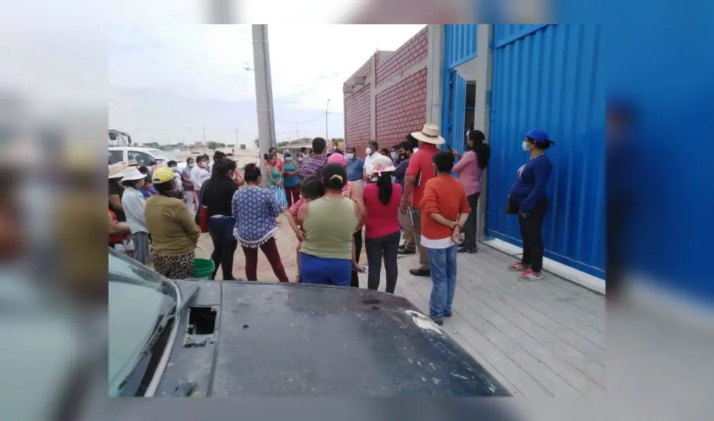 Vecinos exigen culminación de obra. Vecinos exigen culminación de obra.
