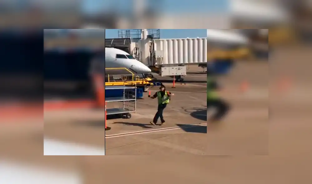 La interpretación del joven no pasó desapercibida por los pasajeros de la aerolínea, quienes no tardaron en grabarla para compartirla en Facebook La interpretación del joven no pasó desapercibida por los pasajeros de la aerolínea, quienes no tardaron en grabarla para compartirla en Facebook