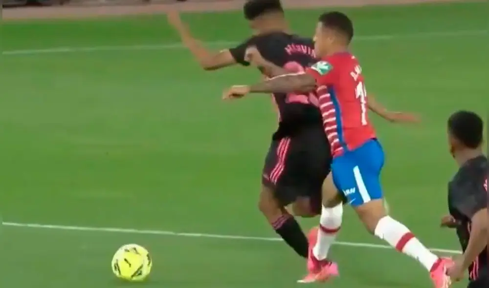 El canterano tuvo que ser cambiado en el descanso y no jugó el segundo tiempo. Foto: DirecTV Sports El canterano tuvo que ser cambiado en el descanso y no jugó el segundo tiempo. Foto: DirecTV Sports