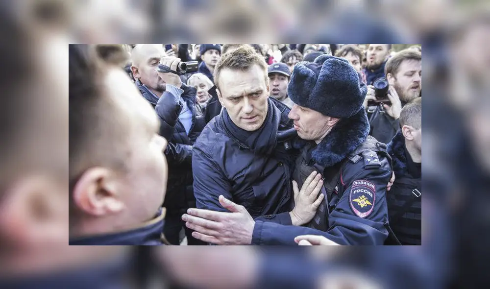 Alexei Navalny fue ingresado en el hospital, en la unidad de cuidados intensivos, donde está en coma y conectado a un respirador artificial. Foto: AFP
