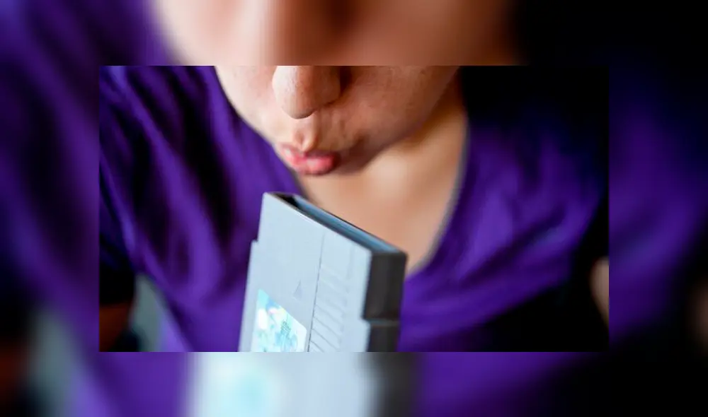 YouTube Viral: Por esta razón no debiste soplar los cartuchos de Nintendo [VIDEO]