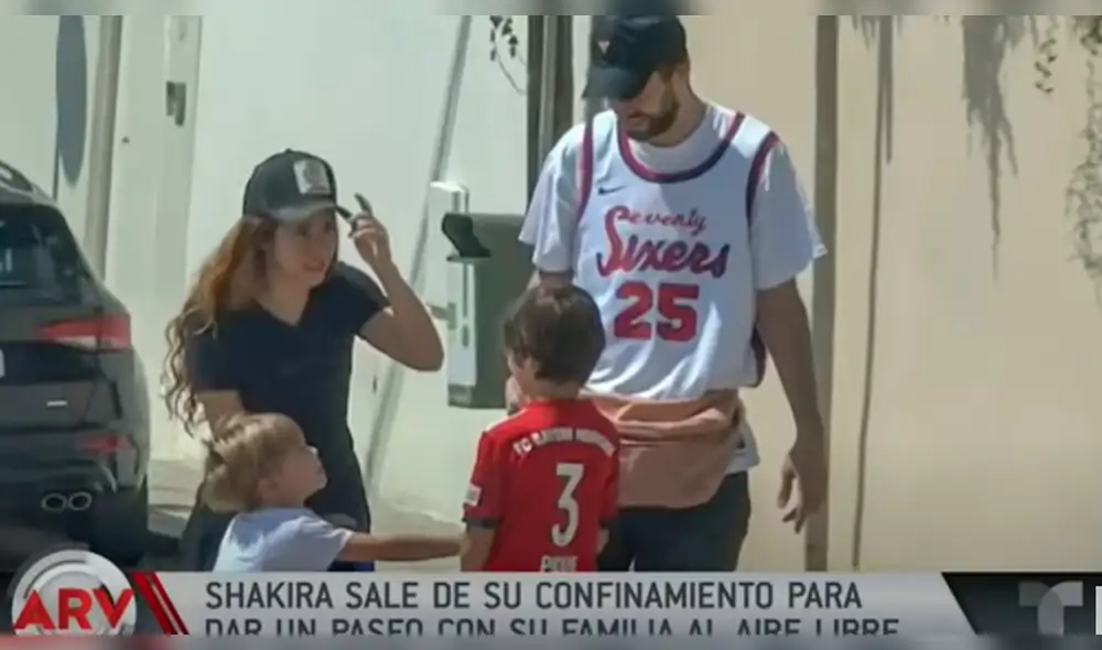 Shakira y Gerard Piqué son criticados por pasear con sus hijos Milan y Sasha sin mascarillas durante pandemia Shakira y Gerard Piqué son criticados por pasear con sus hijos Milan y Sasha sin mascarillas durante pandemia