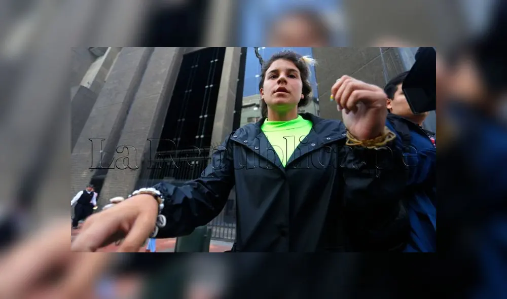 Macarena Vélez solo estuvo cerca de quince minutos con personal del CEM. (Foto: Flavio Matos)