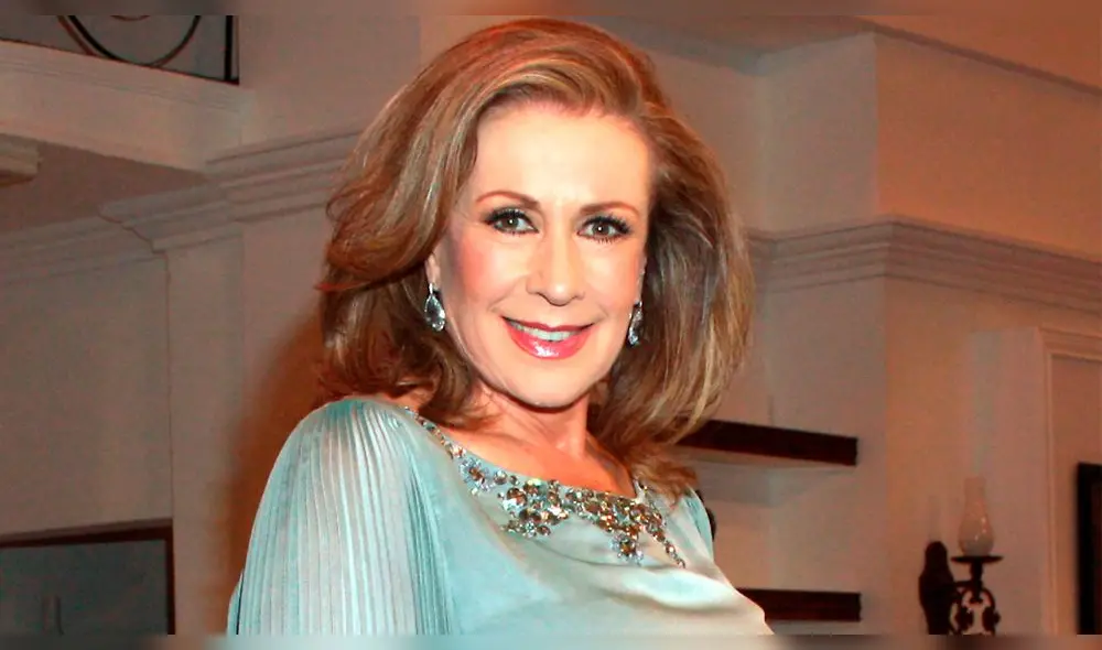 Laura Zapata estrena cuenta de Tik Tok con divertido reto “Maldita Gata Challenge”