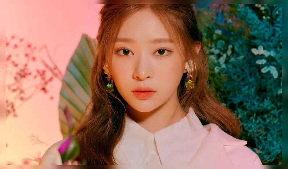 Kim Min Ju es una cantante surcoreana, nacida el 5 de febrero de 2001 . Es miembro del grupo K-Pop IZ*ONE. Kim Min Ju es una cantante surcoreana, nacida el 5 de febrero de 2001 . Es miembro del grupo K-Pop IZ*ONE.