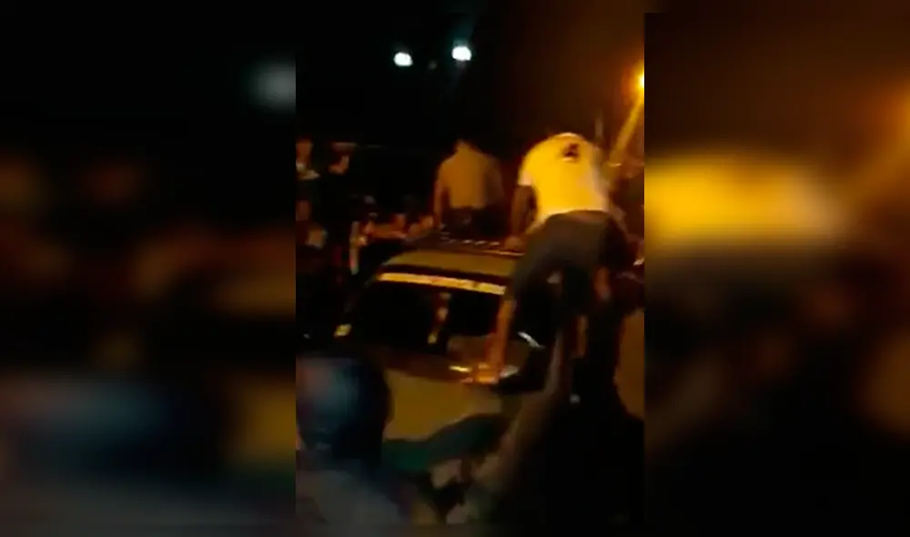 Turba tuvo que ser retirada por refuerzos policiales. Turba tuvo que ser retirada por refuerzos policiales.