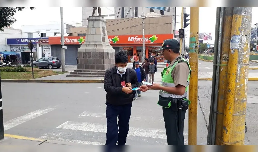 Arequipa: Militares y policías restringen transporte público por estado de emergencia Arequipa: Militares y policías restringen transporte público por estado de emergencia