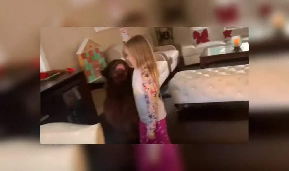 Video es viral en Facebook. Mamá de la niña grabó a su hija con su mascota jugando las escandidas y la hazaña del can ha sorprendido a más de uno Video es viral en Facebook. Mamá de la niña grabó a su hija con su mascota jugando las escandidas y la hazaña del can ha sorprendido a más de uno