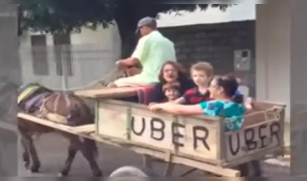 Facebook: Sujeto utiliza marca conocida en carreta y es viral en redes sociales [VIDEO]