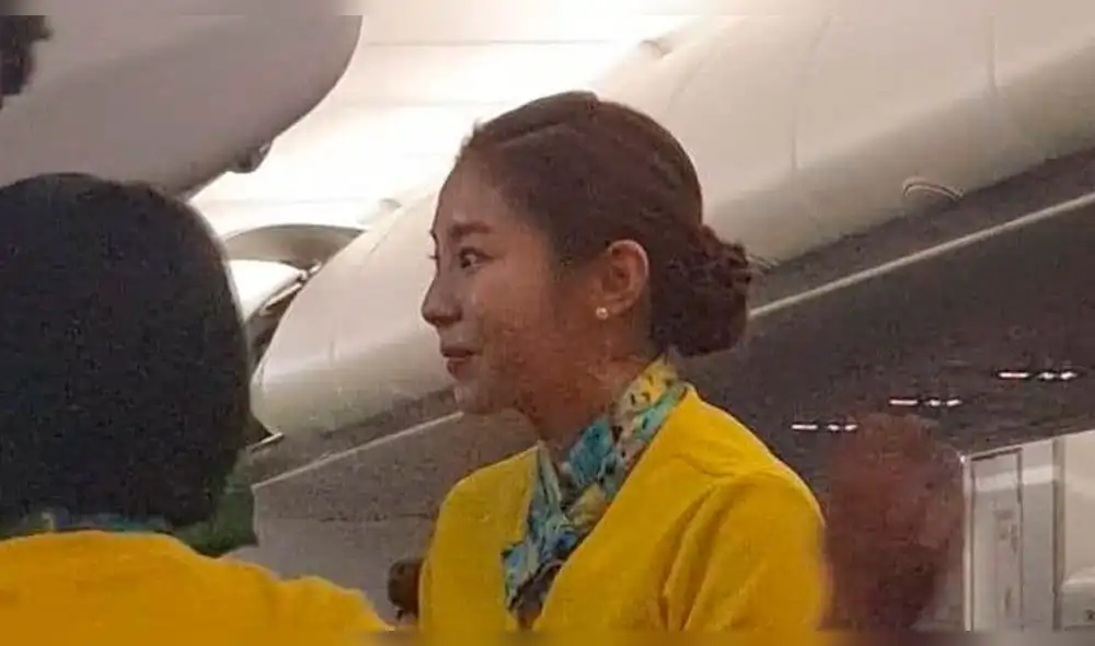 UEE también fue captada junto a Song Yun Hyeong trabajando en aerolinea