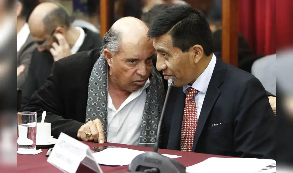 Hoy se define si se levanta inmunidad de congresistas Donayre y Mamani Hoy se define si se levanta inmunidad de congresistas Donayre y Mamani