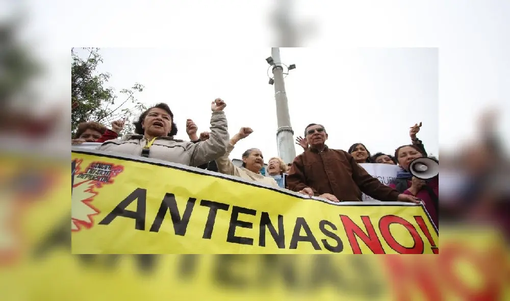 Protestas por antena. Foto: Laura Gamero/La República Protestas por antena. Foto: Laura Gamero/La República