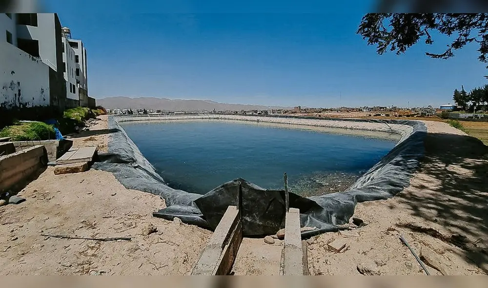 La alberca no cuenta con ningún tipo de cerco perimétrico. Foto: Congresista José Núñez.